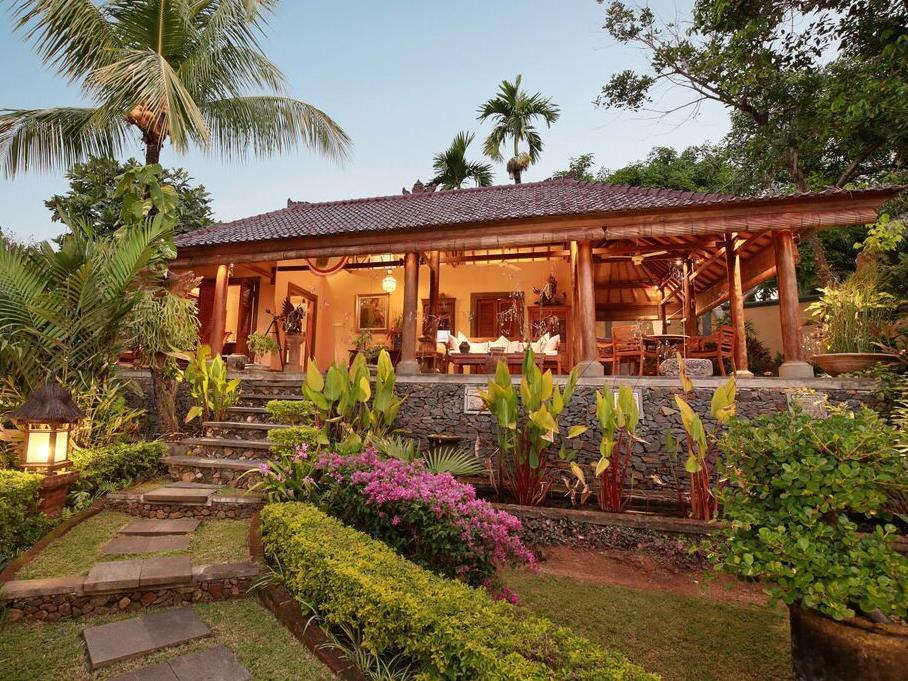 Villa Patria Lovina Екстериор снимка